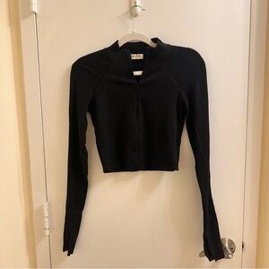NWOT Staple & Hue Long Sleeve Quarter Zip Crop Top in Black size Medium